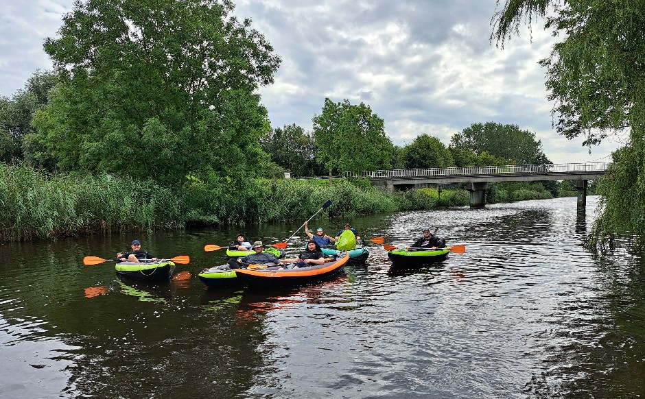 miniMARINA - Kanuten auf Tour - auf dem Hadelner Kanal miniMARINA - Kanuten auf Tour - auf dem Hadelner Kanal